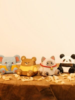Hand-Carved Woodland Friends: Multi-Functional Desk Companion & Pen Holder