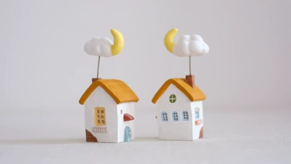 The Dreamer's Village: Hand-Sculpted Miniature Clay Cottages – The small house with clouds and moon