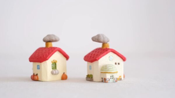 The Dreamer's Village: Hand-Sculpted Miniature Clay Cottages – Chimney red house